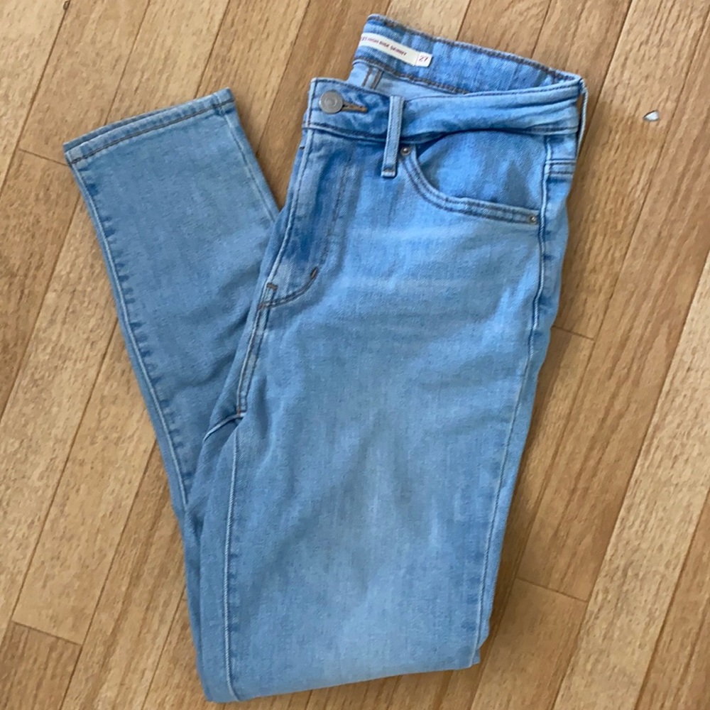 Women’s Levi’s high rise skinny size 27